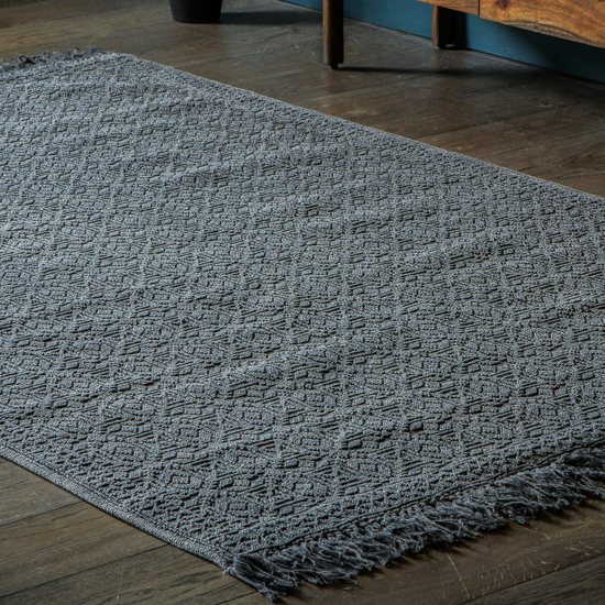 Buena Cotton Aztec Pattern Rug In Charcoal