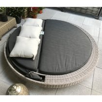 Maona Large Round Wicker Weave Daybed In Fine Grey