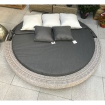 Maona Large Round Wicker Weave Daybed In Fine Grey